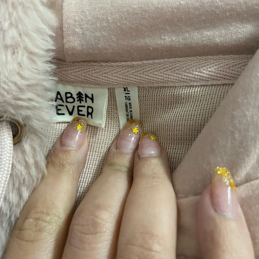 Cabin Fever Teddy Sweatshirt - Picture 4 of 4